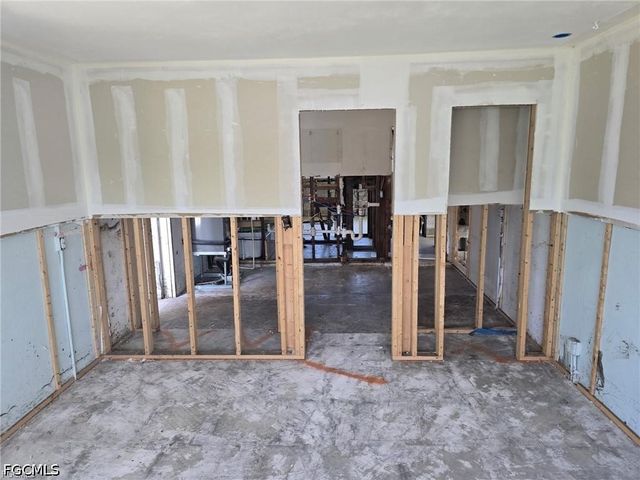 4919 E Riverside DR, Fort Myers, FL 33905