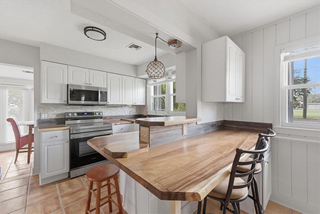 521 W OLYMPIA AVENUE, Punta Gorda, FL 33950