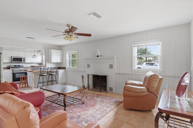 521 W OLYMPIA AVENUE, Punta Gorda, FL 33950