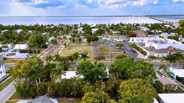 521 W OLYMPIA AVENUE, Punta Gorda, FL 33950