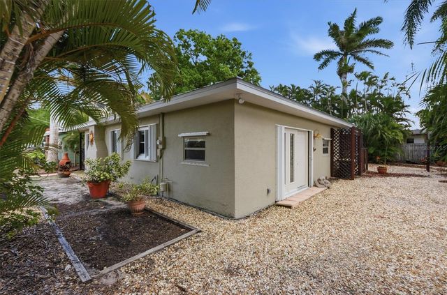 521 W OLYMPIA AVENUE, Punta Gorda, FL 33950