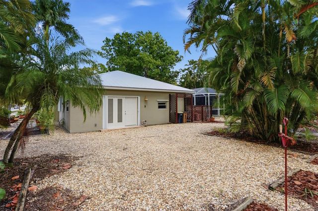 521 W OLYMPIA AVENUE, Punta Gorda, FL 33950