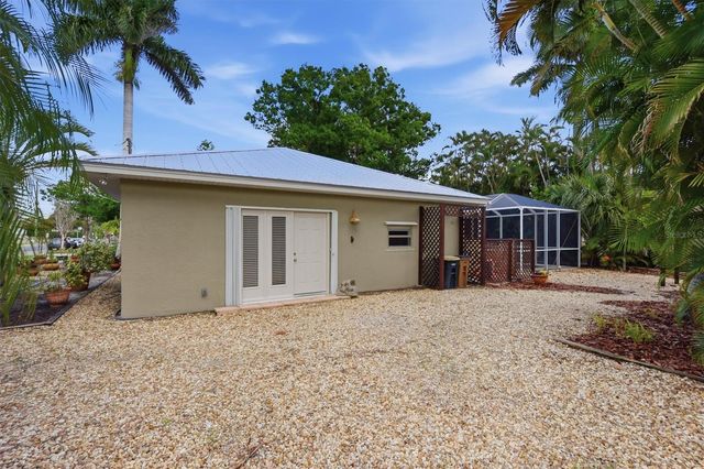 521 W OLYMPIA AVENUE, Punta Gorda, FL 33950