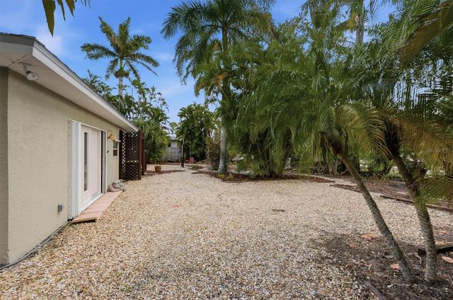 521 W OLYMPIA AVENUE, Punta Gorda, FL 33950