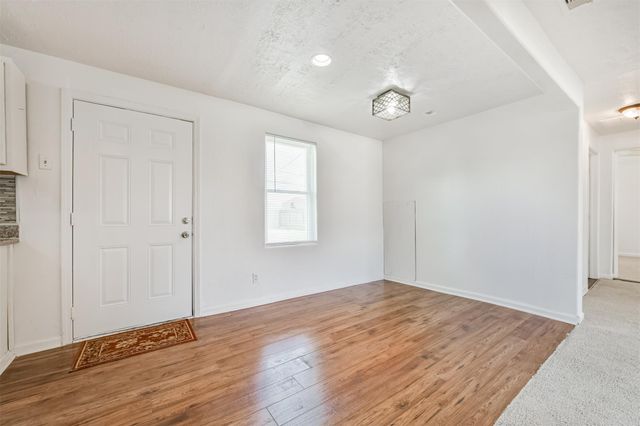 332 N 7th Street, La Porte, TX 77571