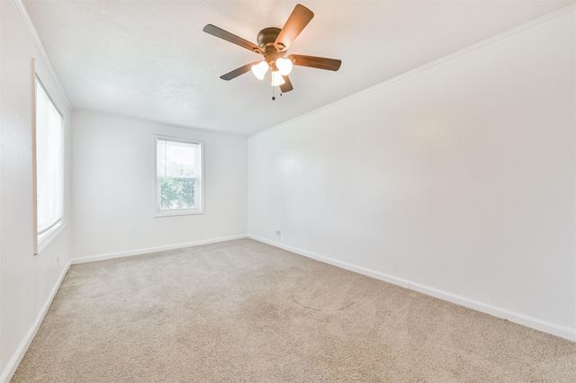 332 N 7th Street, La Porte, TX 77571