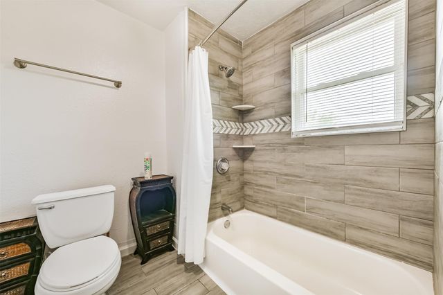 332 N 7th Street, La Porte, TX 77571