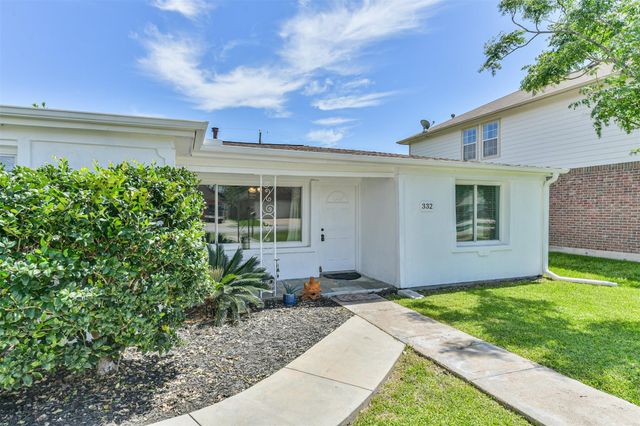 332 N 7th Street, La Porte, TX 77571