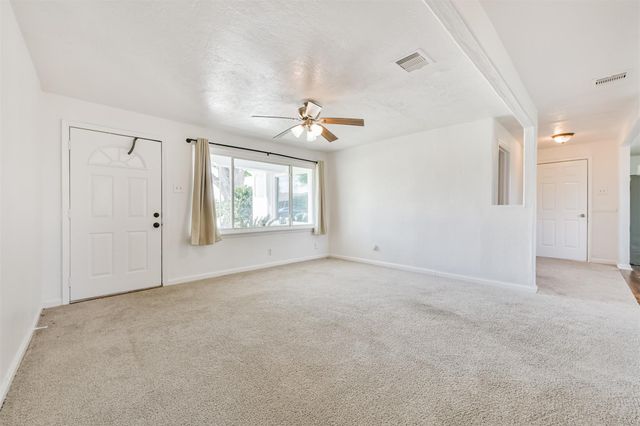 332 N 7th Street, La Porte, TX 77571