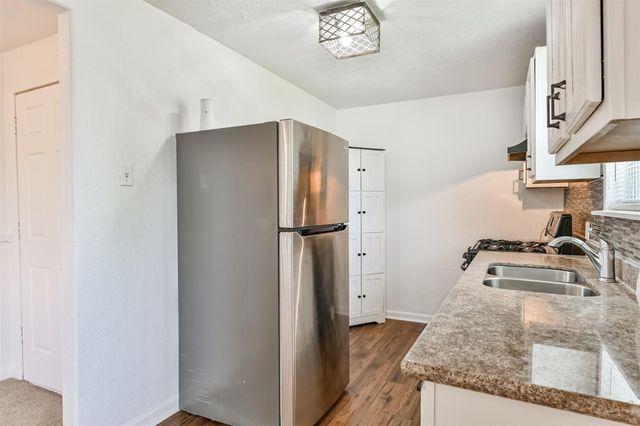 332 N 7th Street, La Porte, TX 77571