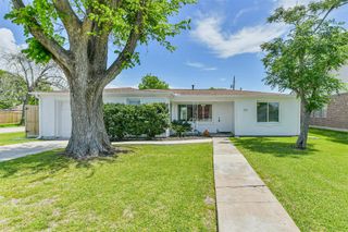 332 N 7th Street, La Porte, TX 77571