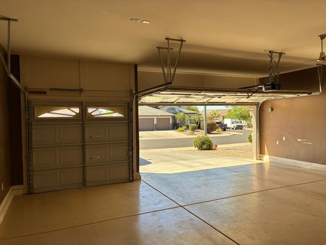 10454 W Foothill Drive, Peoria, AZ 85383