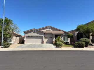 10454 W Foothill Drive, Peoria, AZ 85383