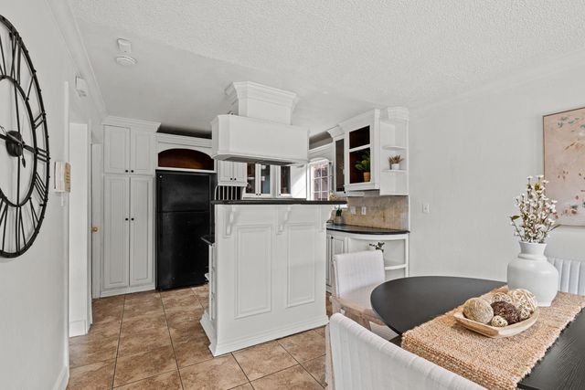 3932 Galbrath Dr, North Highlands, CA 95660