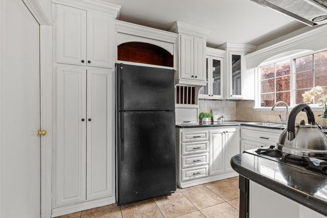 3932 Galbrath Dr, North Highlands, CA 95660