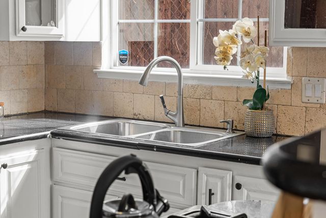 3932 Galbrath Dr, North Highlands, CA 95660