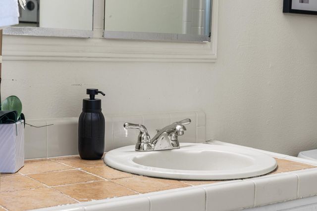 3932 Galbrath Dr, North Highlands, CA 95660