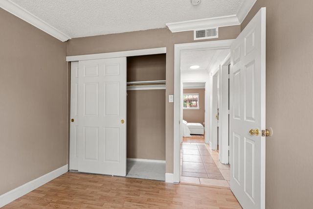 3932 Galbrath Dr, North Highlands, CA 95660