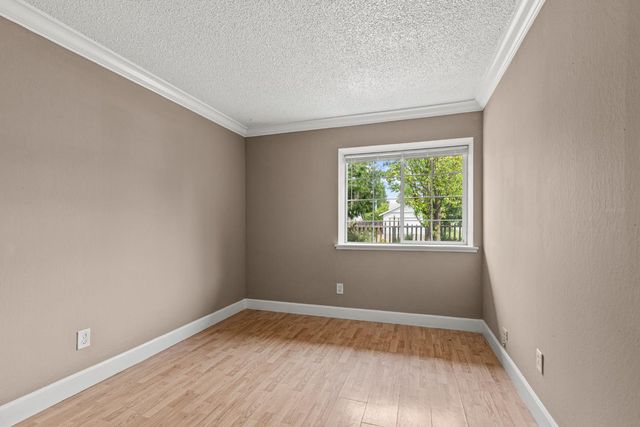 3932 Galbrath Dr, North Highlands, CA 95660