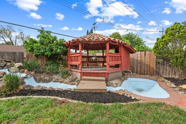 3932 Galbrath Dr, North Highlands, CA 95660