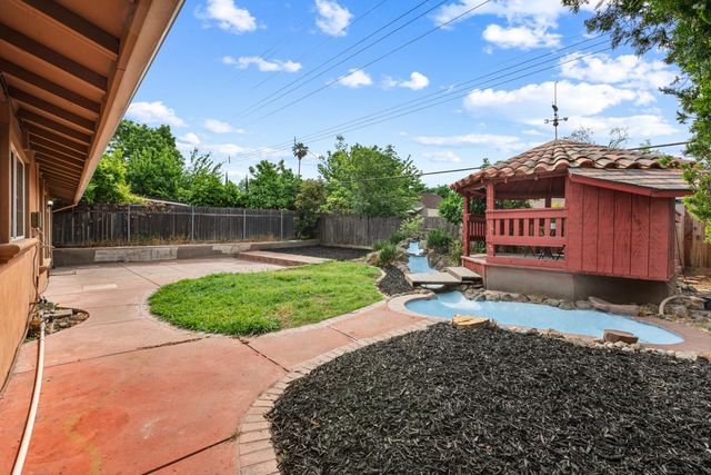 3932 Galbrath Dr, North Highlands, CA 95660