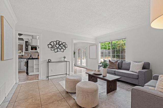 3932 Galbrath Dr, North Highlands, CA 95660