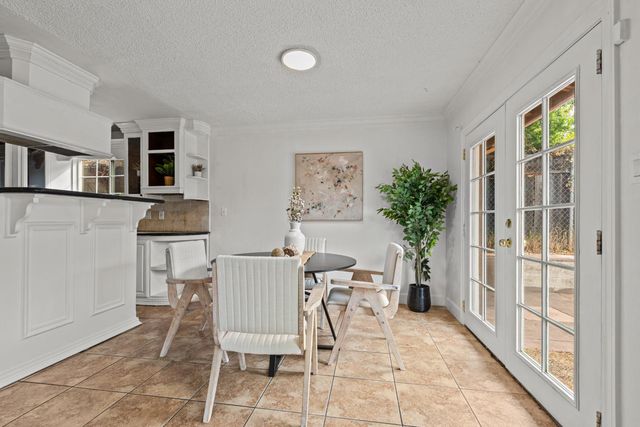 3932 Galbrath Dr, North Highlands, CA 95660