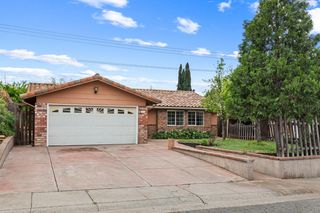 3932 Galbrath Dr, North Highlands, CA 95660