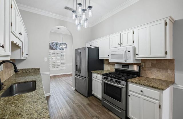 230 W POWELL RD W, Collierville, TN 38017