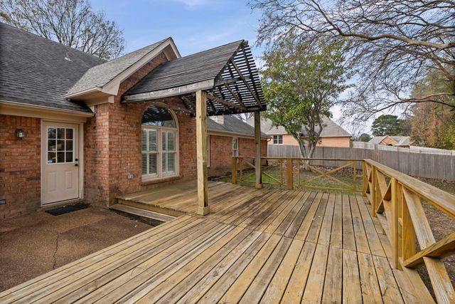 230 W POWELL RD W, Collierville, TN 38017