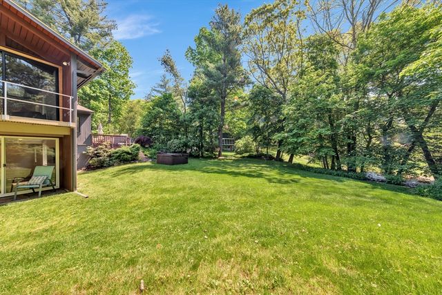 552 Concord Ave, Lexington, MA 02421
