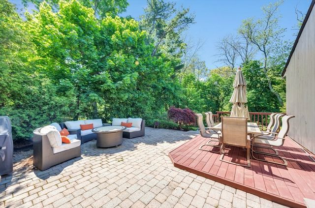 552 Concord Ave, Lexington, MA 02421