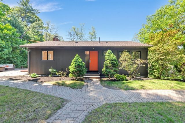 552 Concord Ave, Lexington, MA 02421