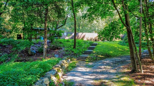 552 Concord Ave, Lexington, MA 02421