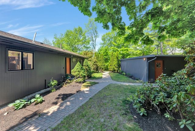 552 Concord Ave, Lexington, MA 02421