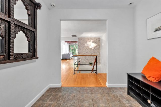 552 Concord Ave, Lexington, MA 02421