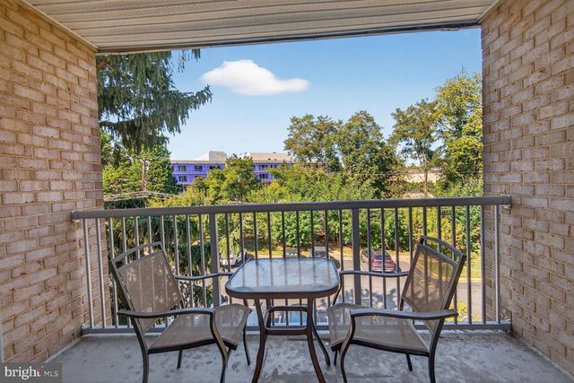 2907 CHARING CROSS RD #14, Falls Church, VA 22042