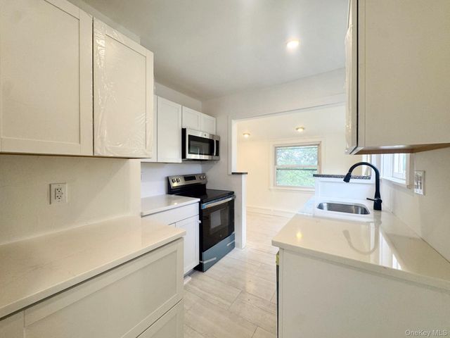 49 Ivy Hill Road, Mahopac, NY 10541