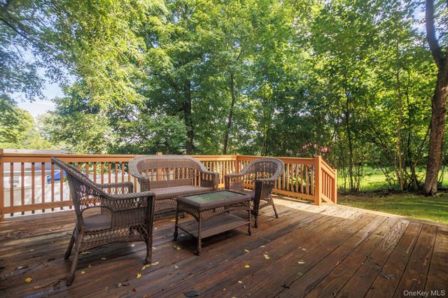 49 Ivy Hill Road, Mahopac, NY 10541