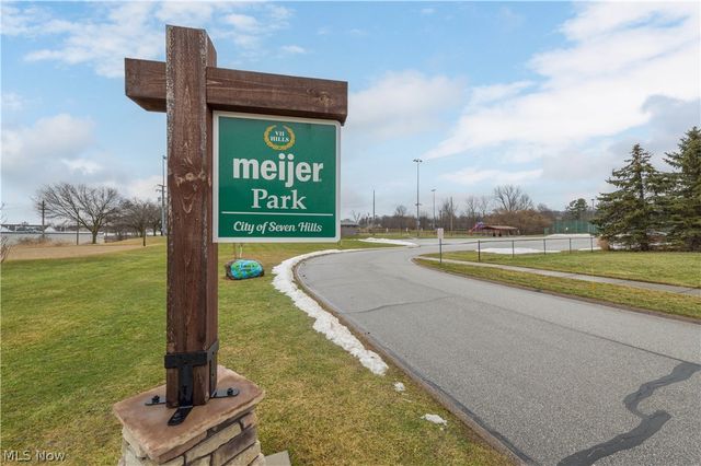 380 Orchardview Road, Seven Hills, OH 44131