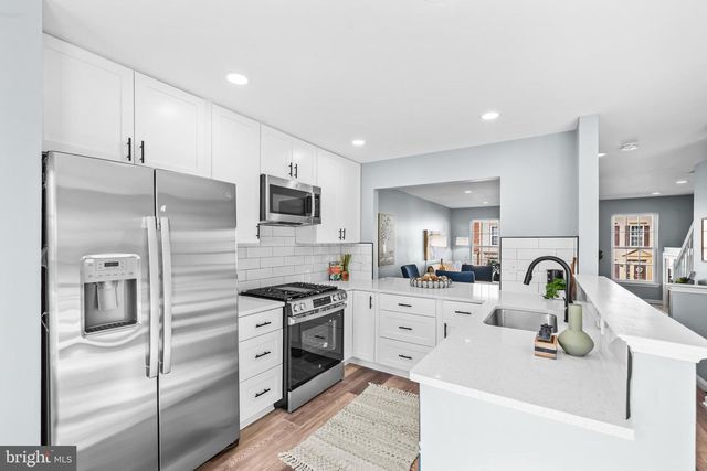 6208 LES DORSON LN, Alexandria, VA 22315