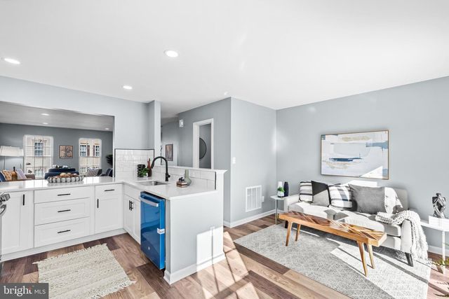 6208 LES DORSON LN, Alexandria, VA 22315