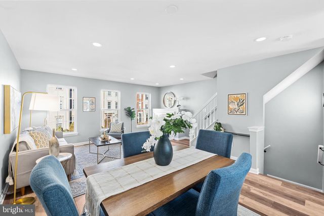 6208 LES DORSON LN, Alexandria, VA 22315