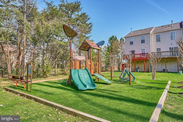 6208 LES DORSON LN, Alexandria, VA 22315