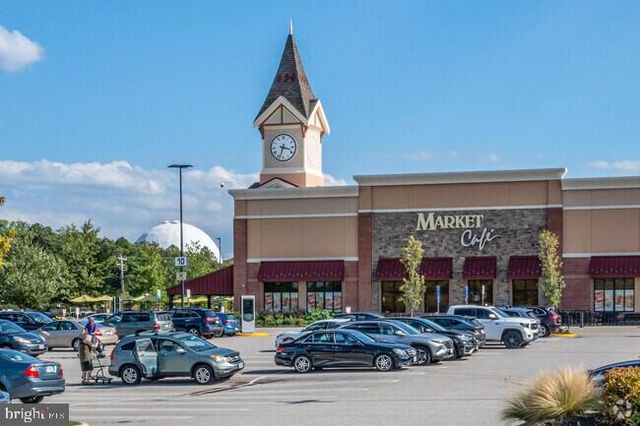 6208 LES DORSON LN, Alexandria, VA 22315