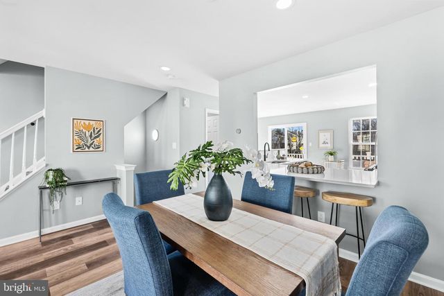 6208 LES DORSON LN, Alexandria, VA 22315