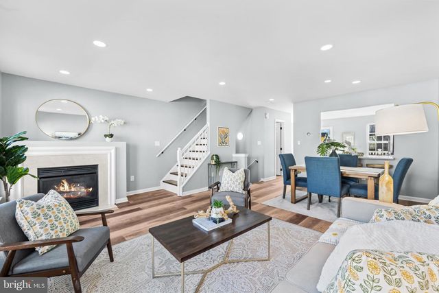 6208 LES DORSON LN, Alexandria, VA 22315