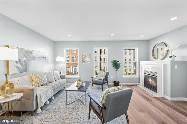 6208 LES DORSON LN, Alexandria, VA 22315