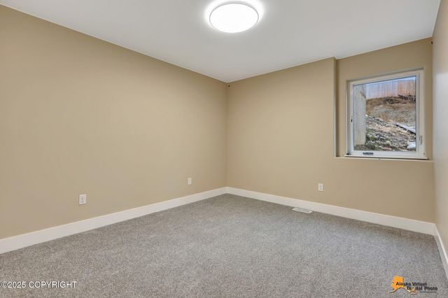 11846 E Kingdom Avenue, Palmer, AK 99645