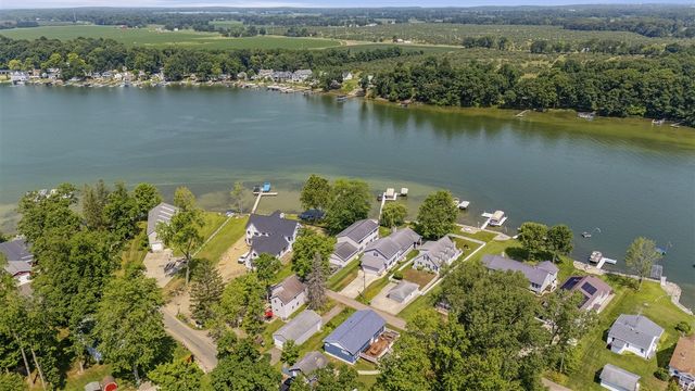 62560 Gilmore Avenue, Dowagiac, MI 49047